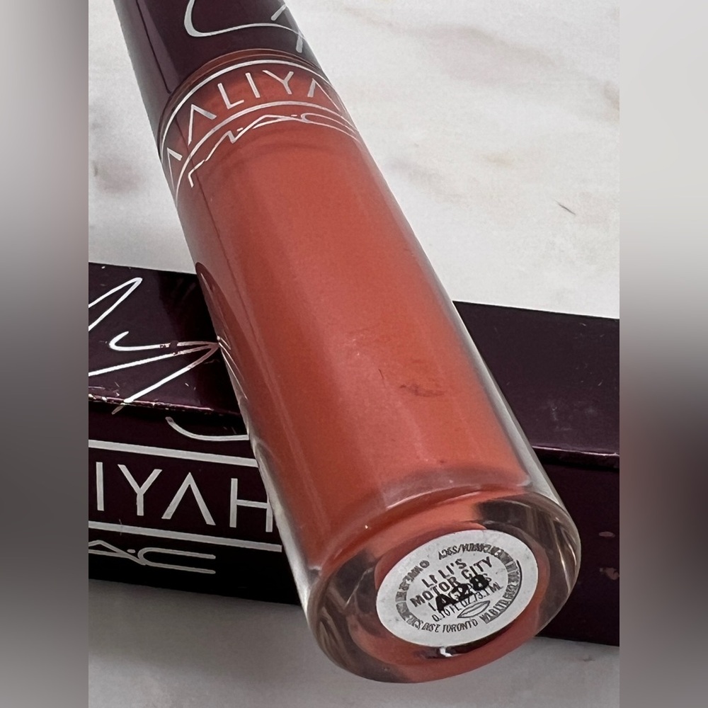 RARE 🖤 MAC x Aaliyah  🖤 LIPGLASS Lipgloss 🖤 Li Li’s Motor City 🖤 NIB